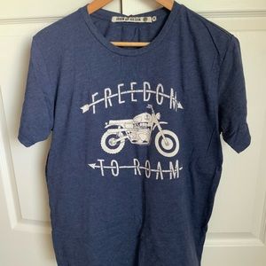 Iron and Resin Used Medium Shirt